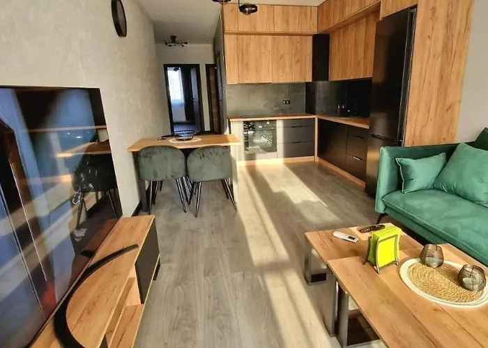 Modern, Airport Designer Double Suites